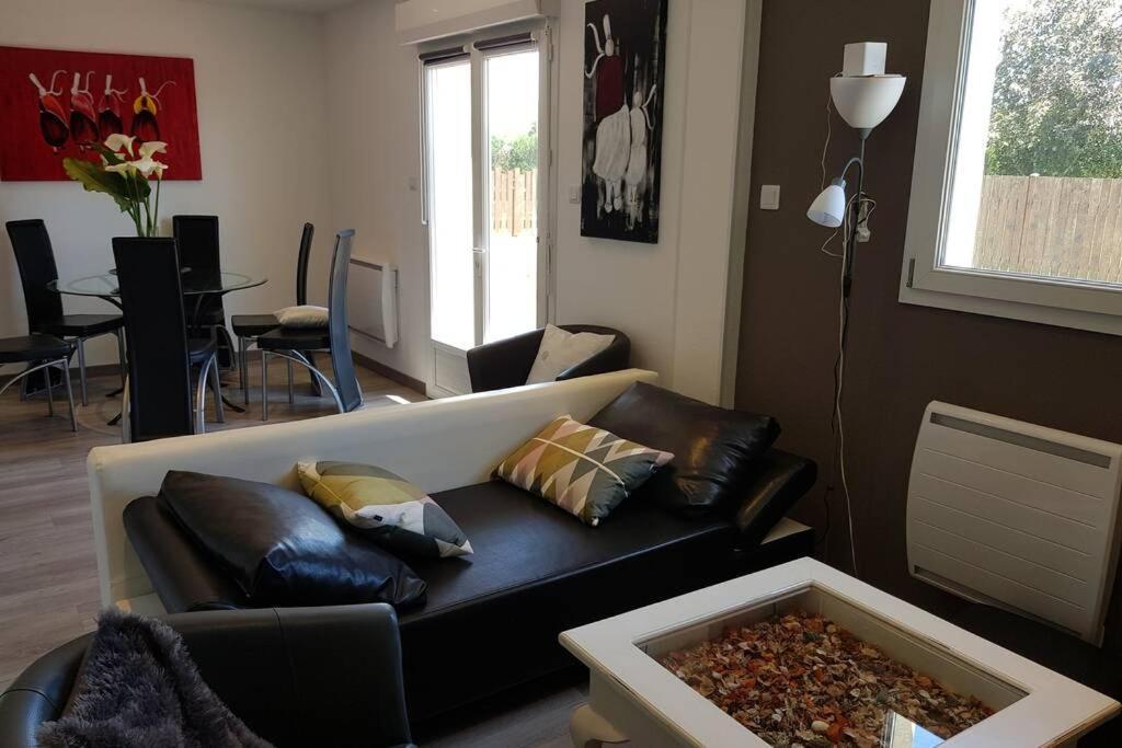 Maison Neuve, 5 Personnes, Piscine Hors-sol Privée Du 15 Juin à Mi-septembre Hébergement de vacances