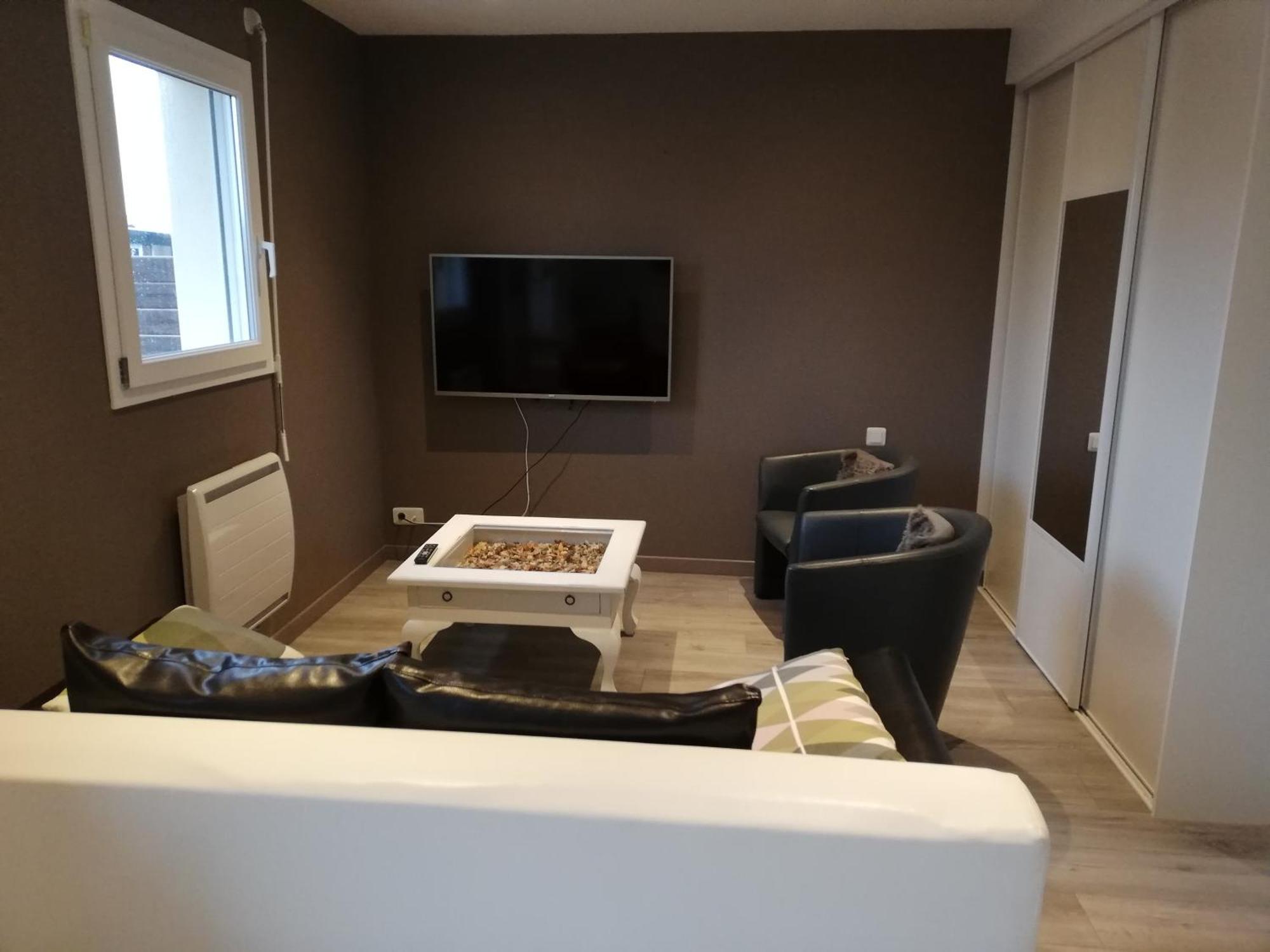 Maison Neuve, 5 Personnes, Piscine Hors-sol Privée Du 15 Juin à Mi-septembre *