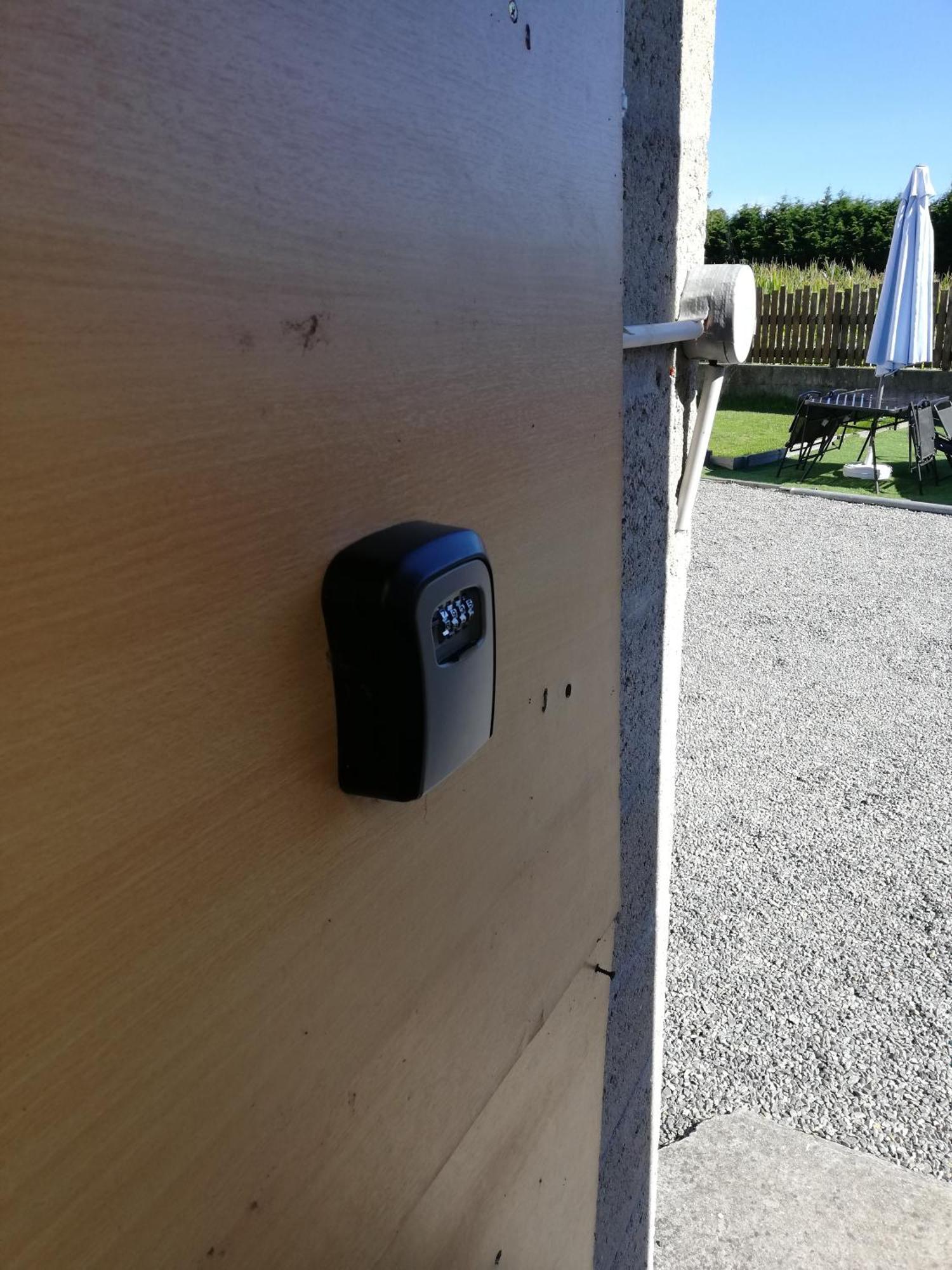 Hébergement de vacances Maison Neuve, 5 Personnes, Piscine Hors-sol Privée Du 15 Juin à Mi-septembre Moëlan-sur-Mer